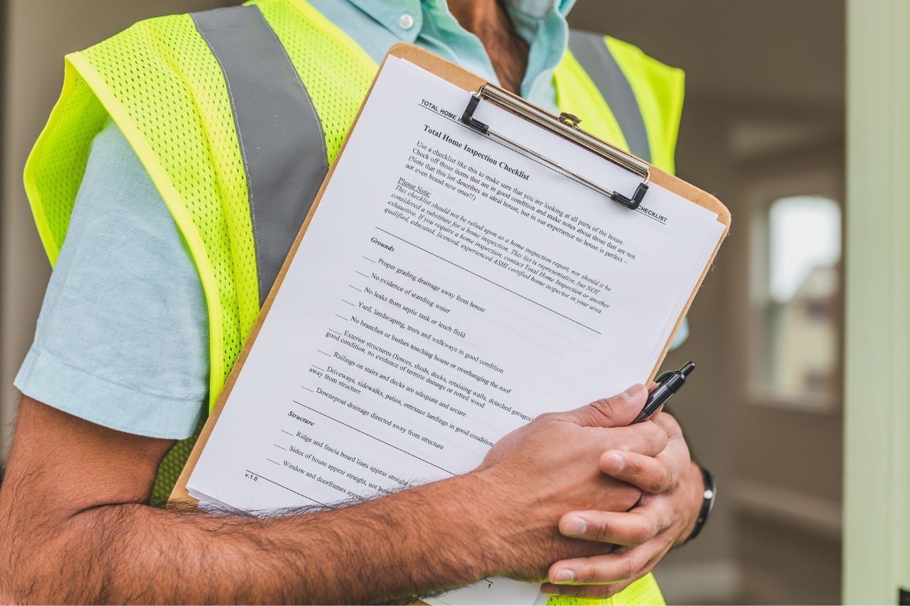 Choosing a Roof Leak Repair Contractor in San Antonio