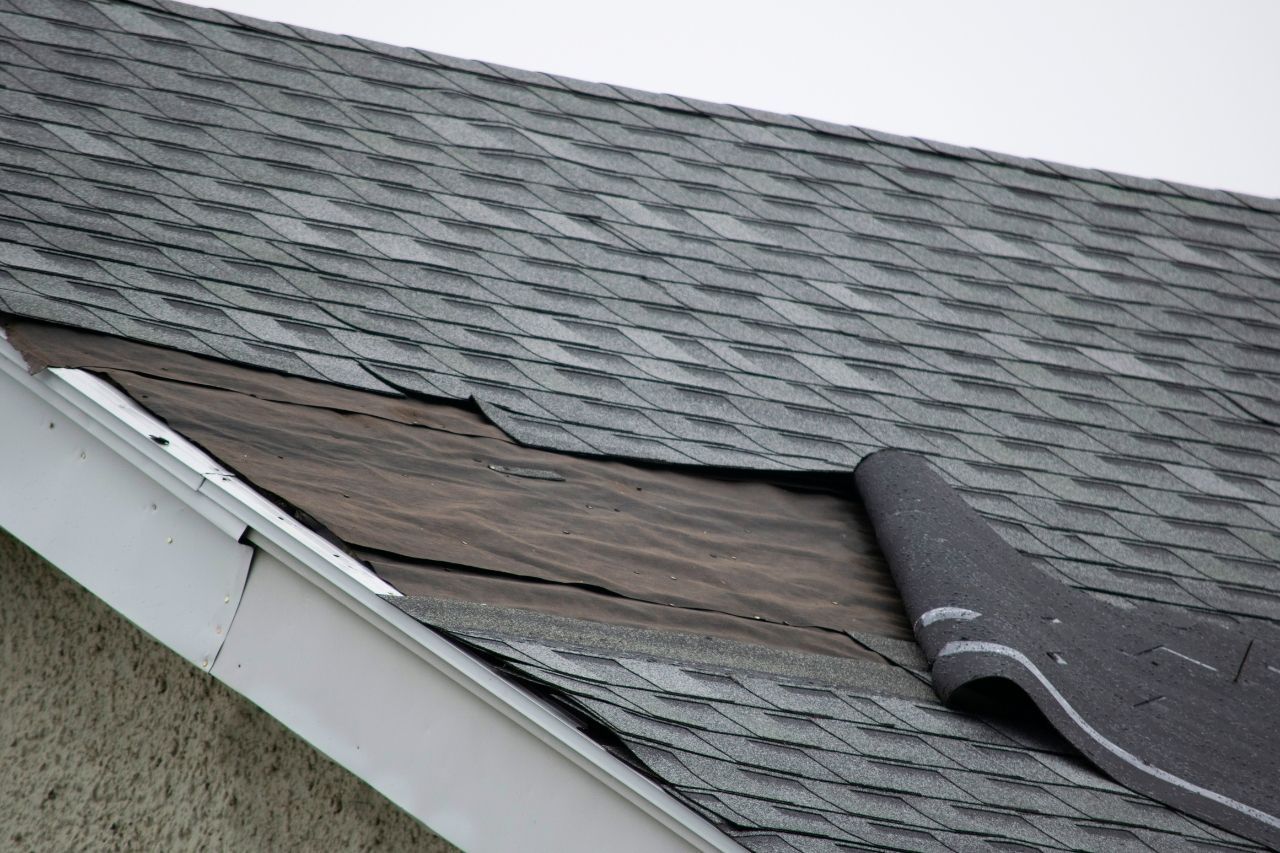 Warning Signs of a Roof Leak Repair in Dallas