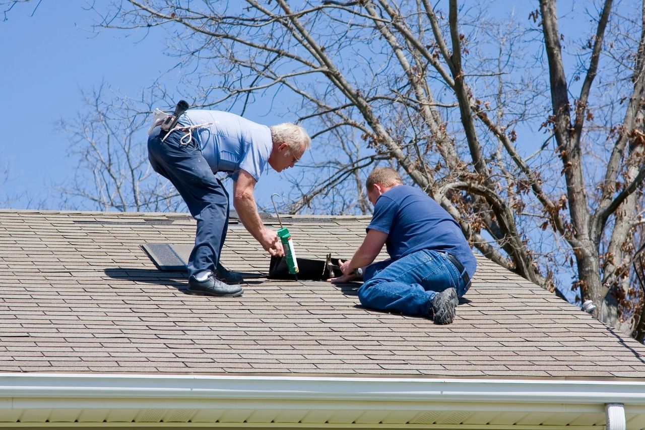 How to Fix a Roof Leak in Grand Prairie
