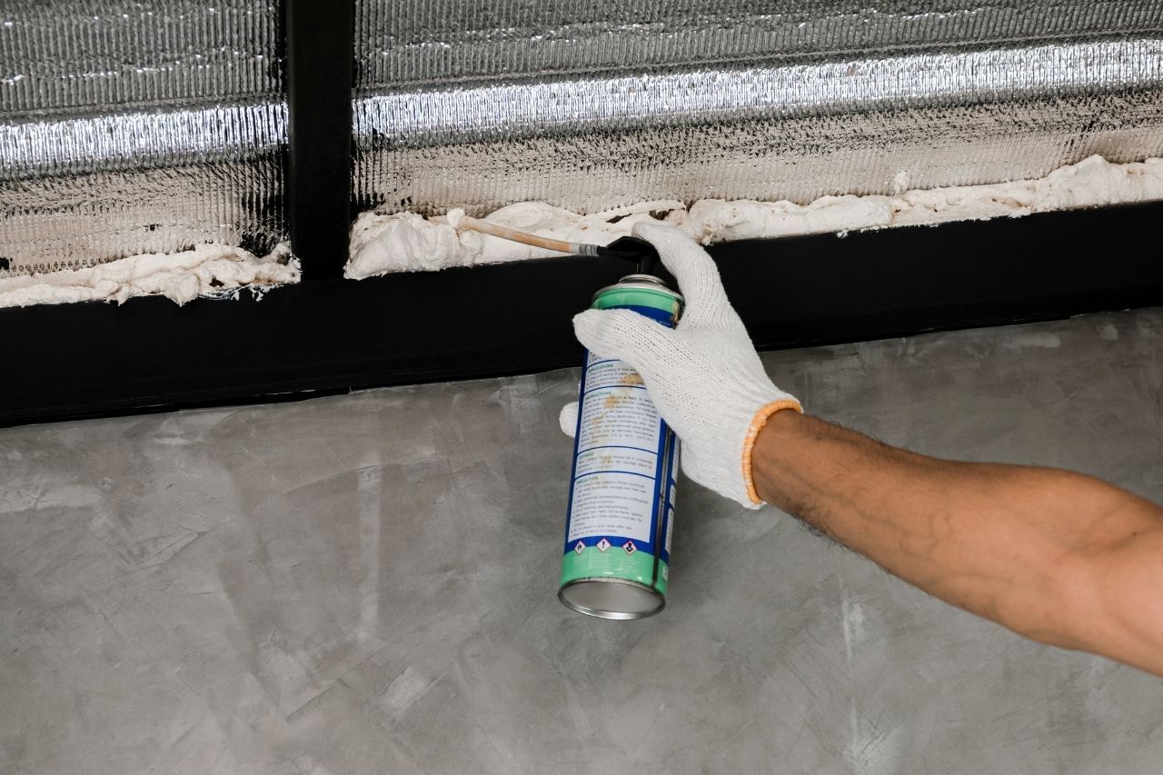 How to Identify a Roof Leak Early in Hialeah, Florida